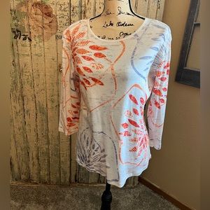 NWOT Jess & Jane 3/4 Sleeve Tee Size Medium. Pattern is Sunny Side